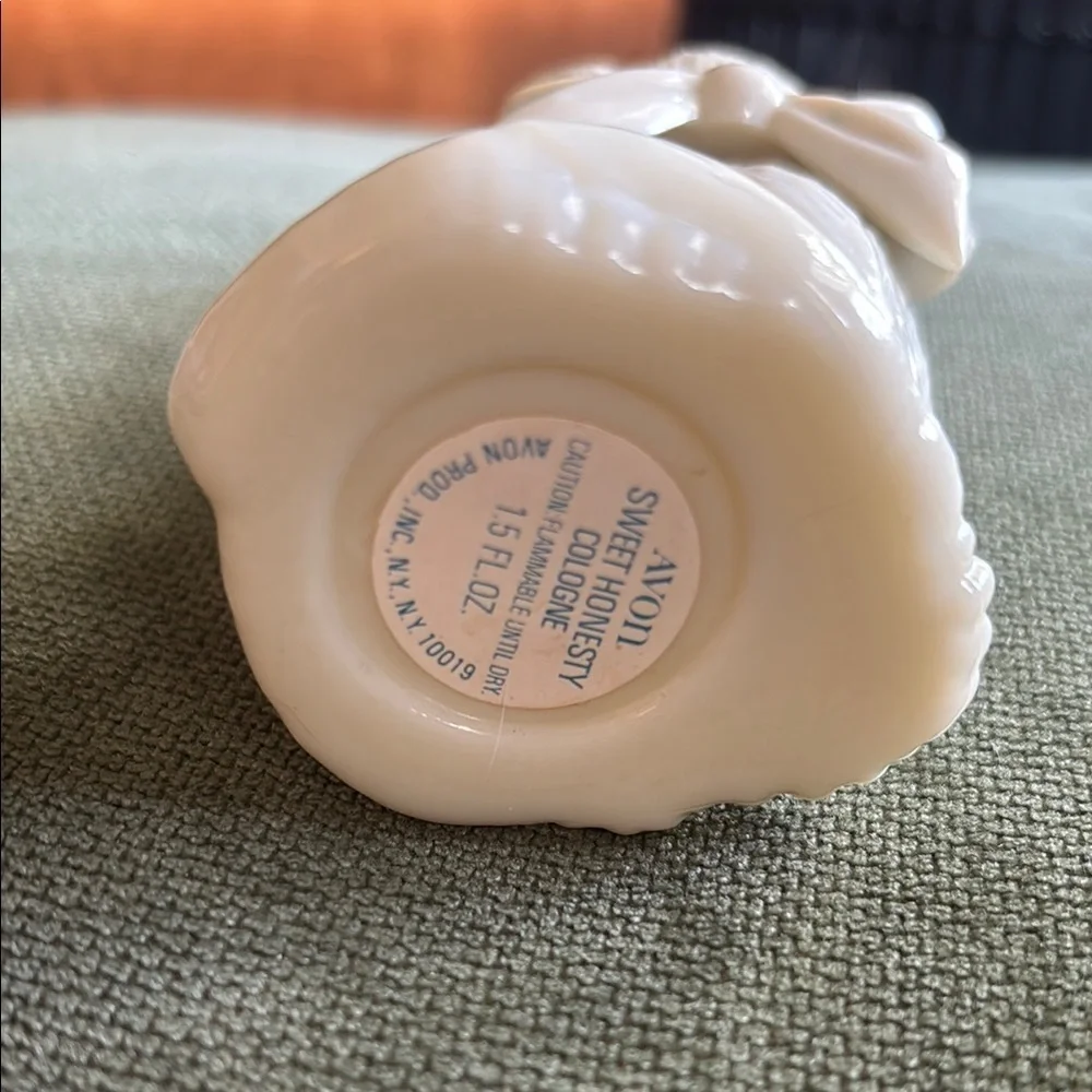 Vintage Avon Cream Cat- collectible desk figurine/decor